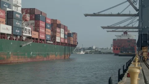 Boat approaching the edge of a pier 스톡 동영상 75170597