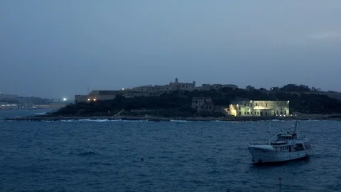  Boat At The Bay. Malta  스톡 동영상 89134821