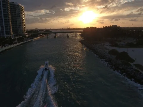 Boat into the Bay, Miami Video stock 69919432