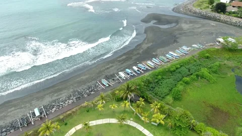 THE BOAT ON THE BEACH OF BALI Video stock 239538789
