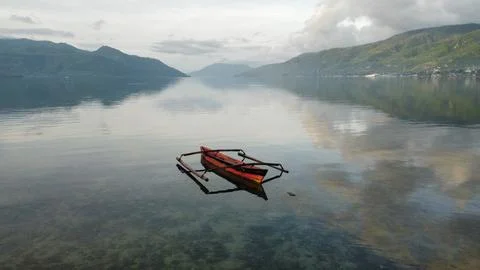 Boat with beatifull mountain view Foto stock