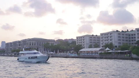 Boat in the Bosphorus. Video stock 212773510