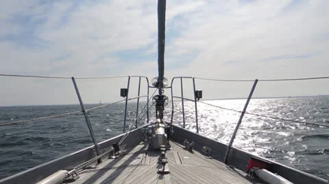 Boat bow moving forward in sea Vidéo 26006085