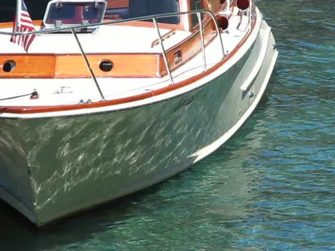 Boat Bow Reflections Видео 543188