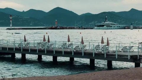 Boat Bridge in Cannes Video stock 69164718