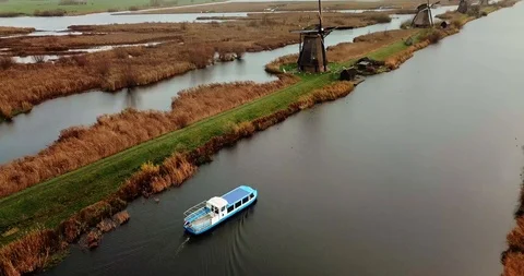 Boat in canal at Kinderdijk Stock Footage 101141384