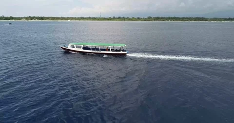 BOAT CHASE 스톡 동영상 105075203