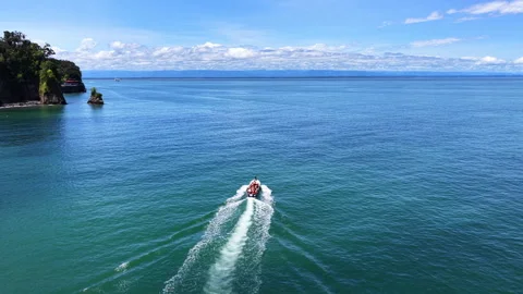 Boat in the Colombian Pacific 스톡 동영상 332720965
