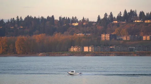 Boat on columbia river Vidéo 143663972