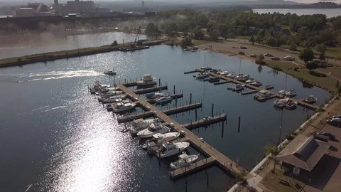 Boat docking at marina Stock Footage 100134344
