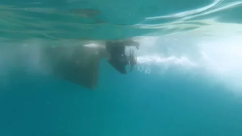 Boat Engine Propeller Acceleration And White Water Bubble Jet 動画素材 185734478