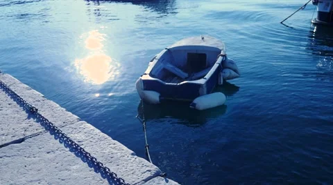 Boat floating during sunny day Video stock 68596396