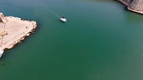 The boat is floating in the sea View from the drone Video stock 89349731