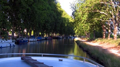 Boat floats down the river Video stock 7727540