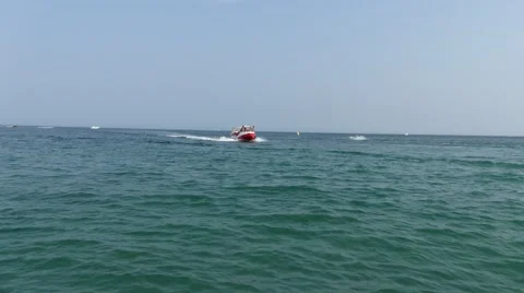 The boat floats in the sea Stock Footage 65615608