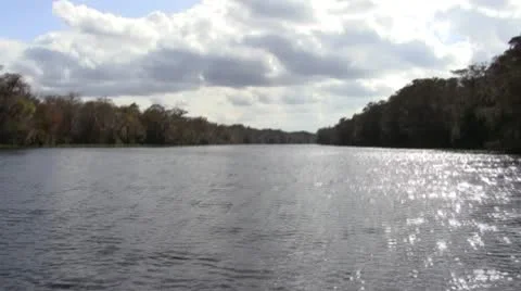 Boat Front Cloudy water lake trees 2 Vidéo 10922482