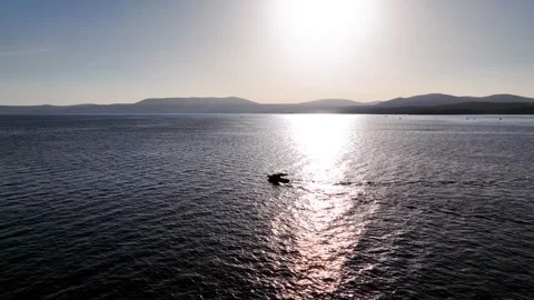 Boat going on the sea Vidéo 292833552