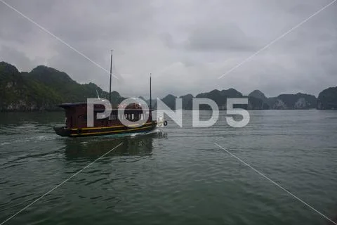 Boat in Halong Bay, Vietnam Stock Photos