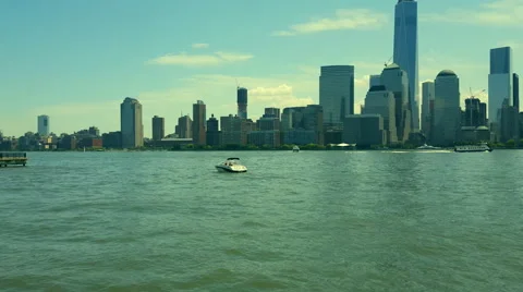 Boat in the Hudson River. 4K 動画素材 59757288
