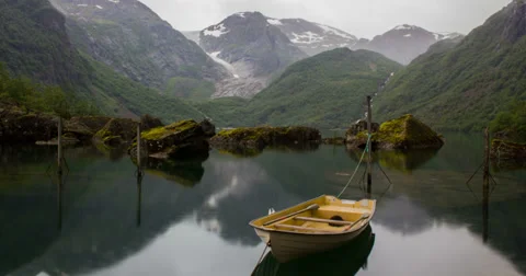 Boat in lake  Stock Footage 37825610