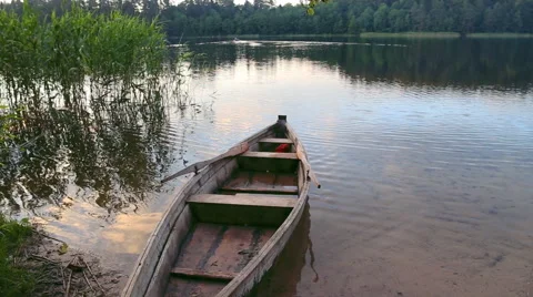 Boat on lake Vídeo Stock 40031139