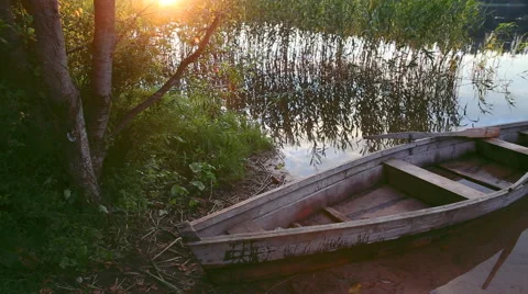Boat on lake Stock Footage 40131443