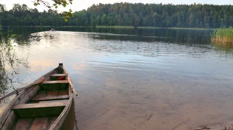 Boat on lake Видео 48136458