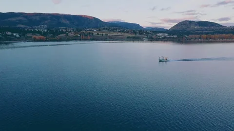 Boat in Lake at Sunset Video stock 291919194
