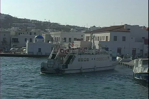 Boat Leaves Video stock 816529