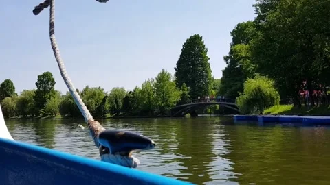 Boat leaving docks and going on lake Stock Footage 200820627