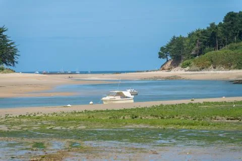 Boat at low tide Fotos Stock
