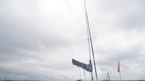 Boat mast in wind Stock-Footage 79787106