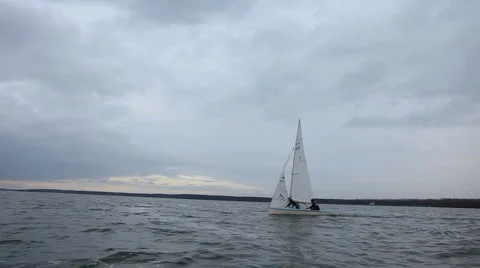 Boat moving through the waves 動画素材 1183487