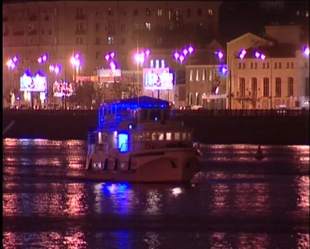 Boat in night river Vidéo 944374
