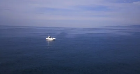 Boat in the Ocean Vídeo Stock 92156674