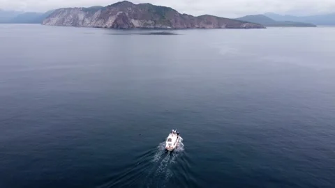 Boat in the open ocean of Kamchatka 库存影片 167856768