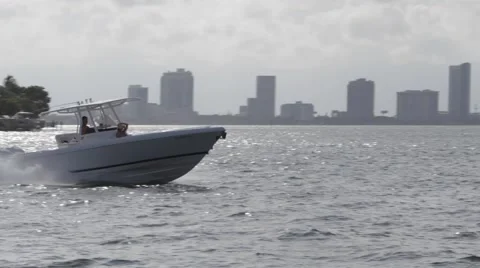 Boat overlooking downtown Video stock 49151025