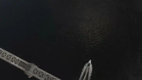 Boat passage under railway bridge Stock-Footage 187728918
