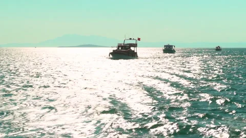 Boat passes at sea Vídeo Stock 248905087