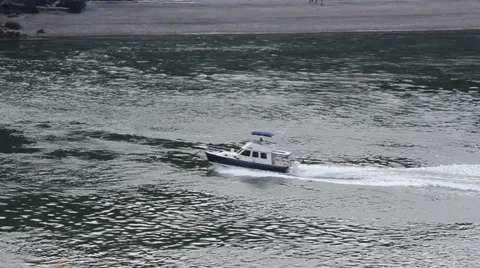Boat Passing Through Deception Pass State Park, Wa 스톡 동영상 39741813