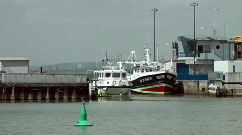 Boat passing through dock gates Stock Footage 60631132