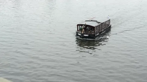 Boat with people sailing on the river - cloudy 스톡 동영상 47561760