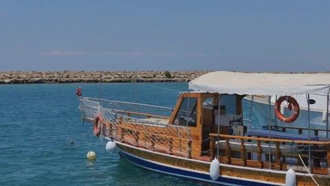 Boat at the pier 스톡 동영상 76613960
