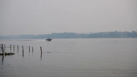 Boat quickly floats 스톡 동영상 112952049