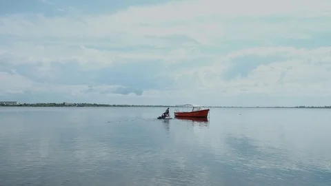 A boat with rescuers Video stock 83259768