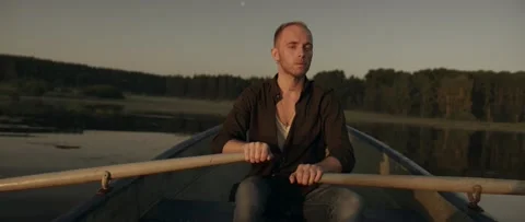 Boat ride at dawn Video stock 141886071