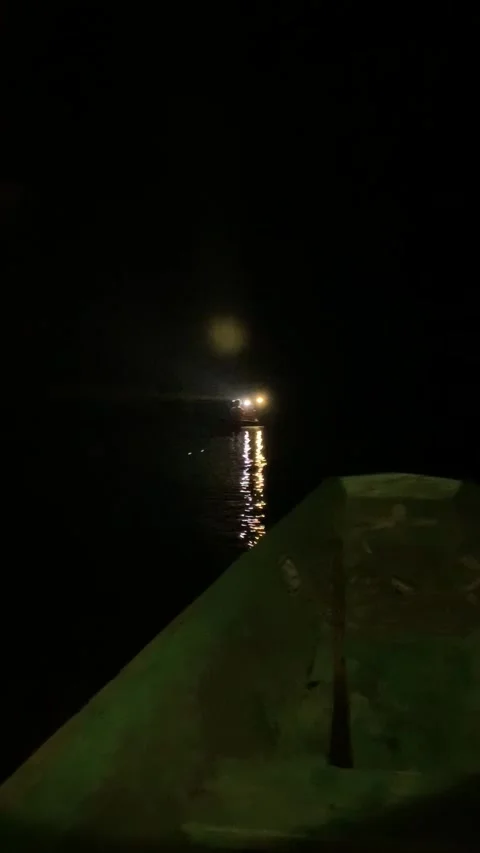 Boat ride in Kong Lor river cave Stock-Footage 343178387