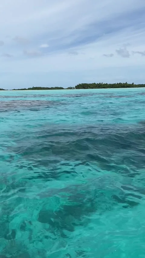 Boat ride on Rangiroa lagoon Vidéo 344426603
