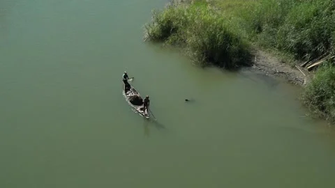 Boat in river 스톡 동영상 162572659