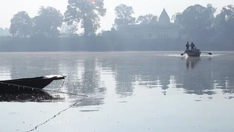 Boat at river Narmada 01 Stockbeeldmateriaal 169511319